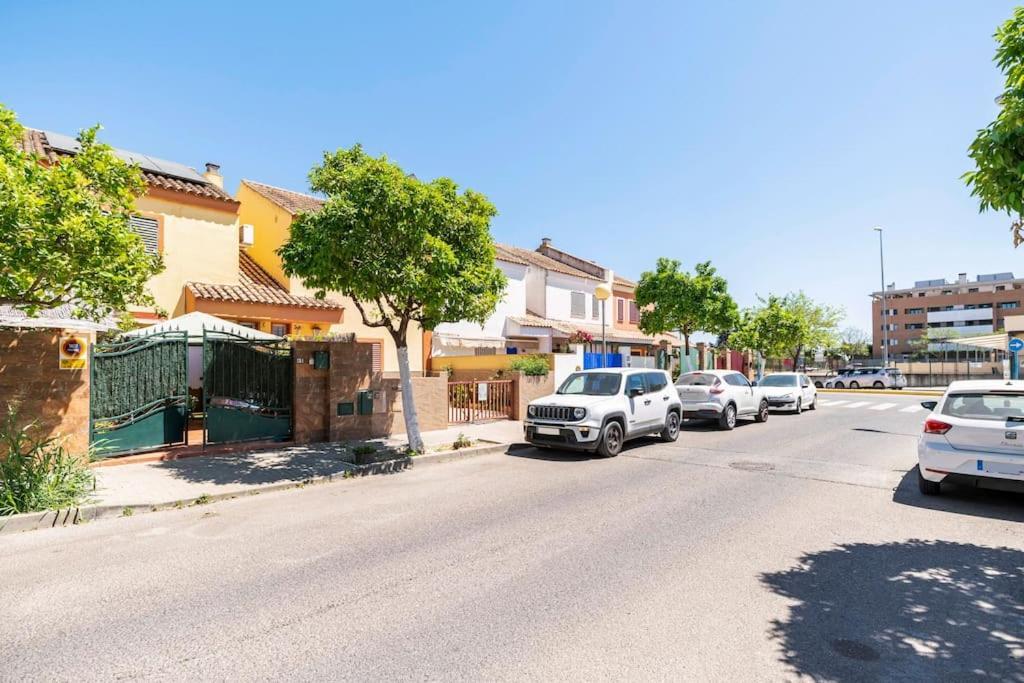 Cool Garden And Suite Mairena del Aljarafe Exterior photo